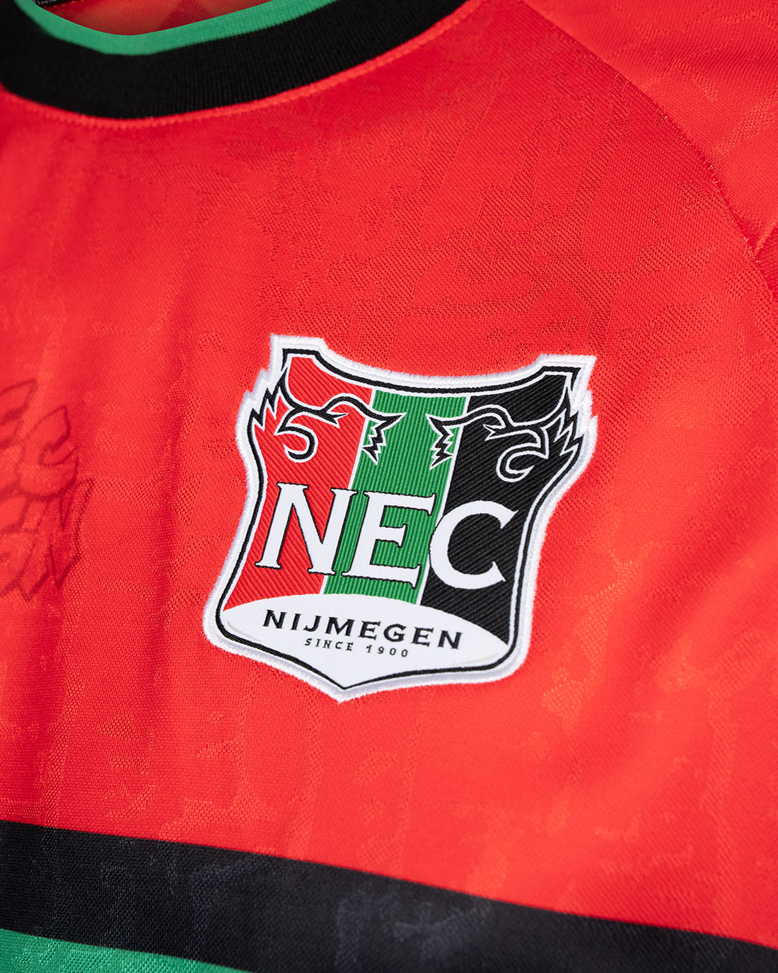 N.E.C. Wedstrijdshirt lange mouwen thuis 26-27
