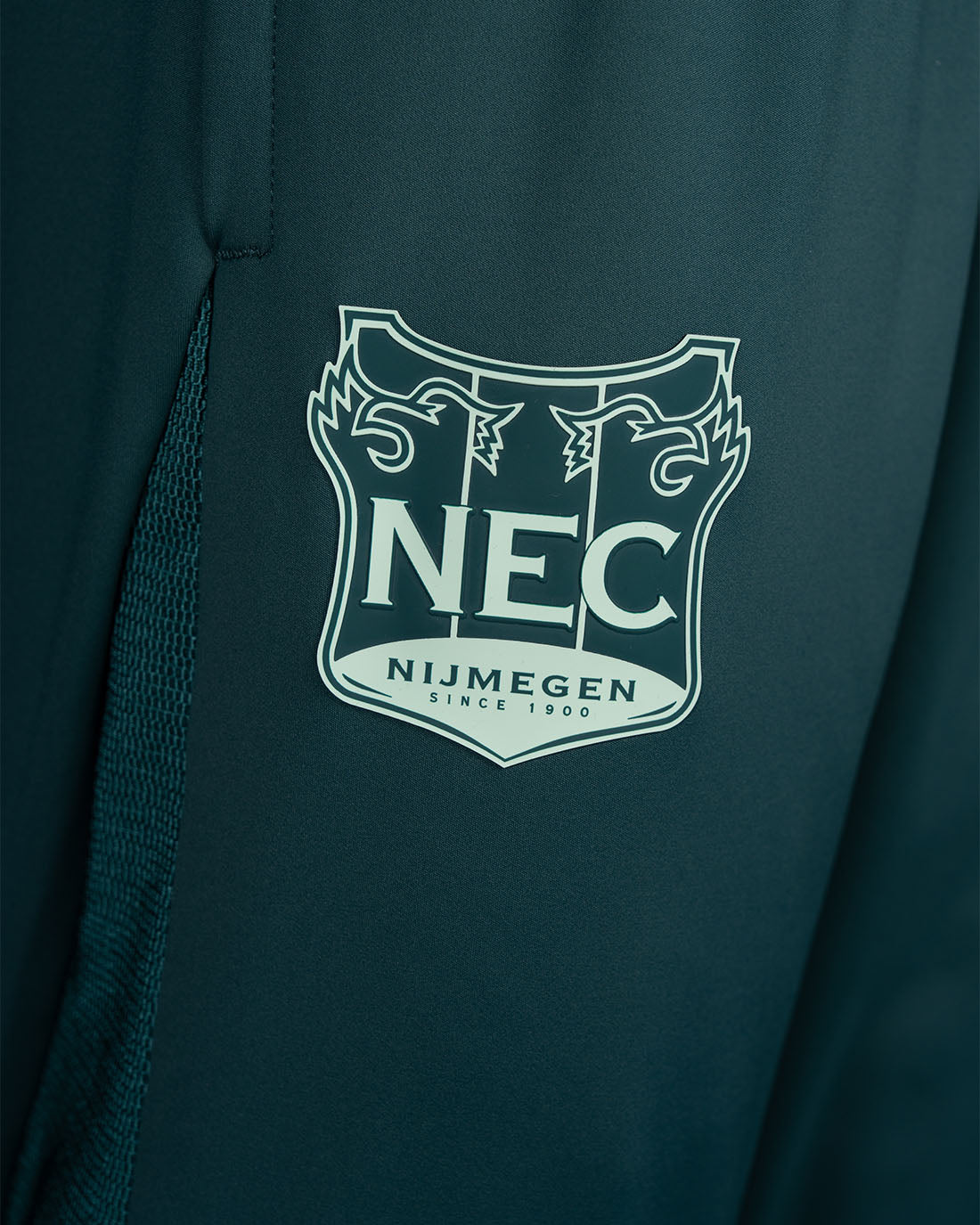N.E.C. Trainingsbroek 26-27