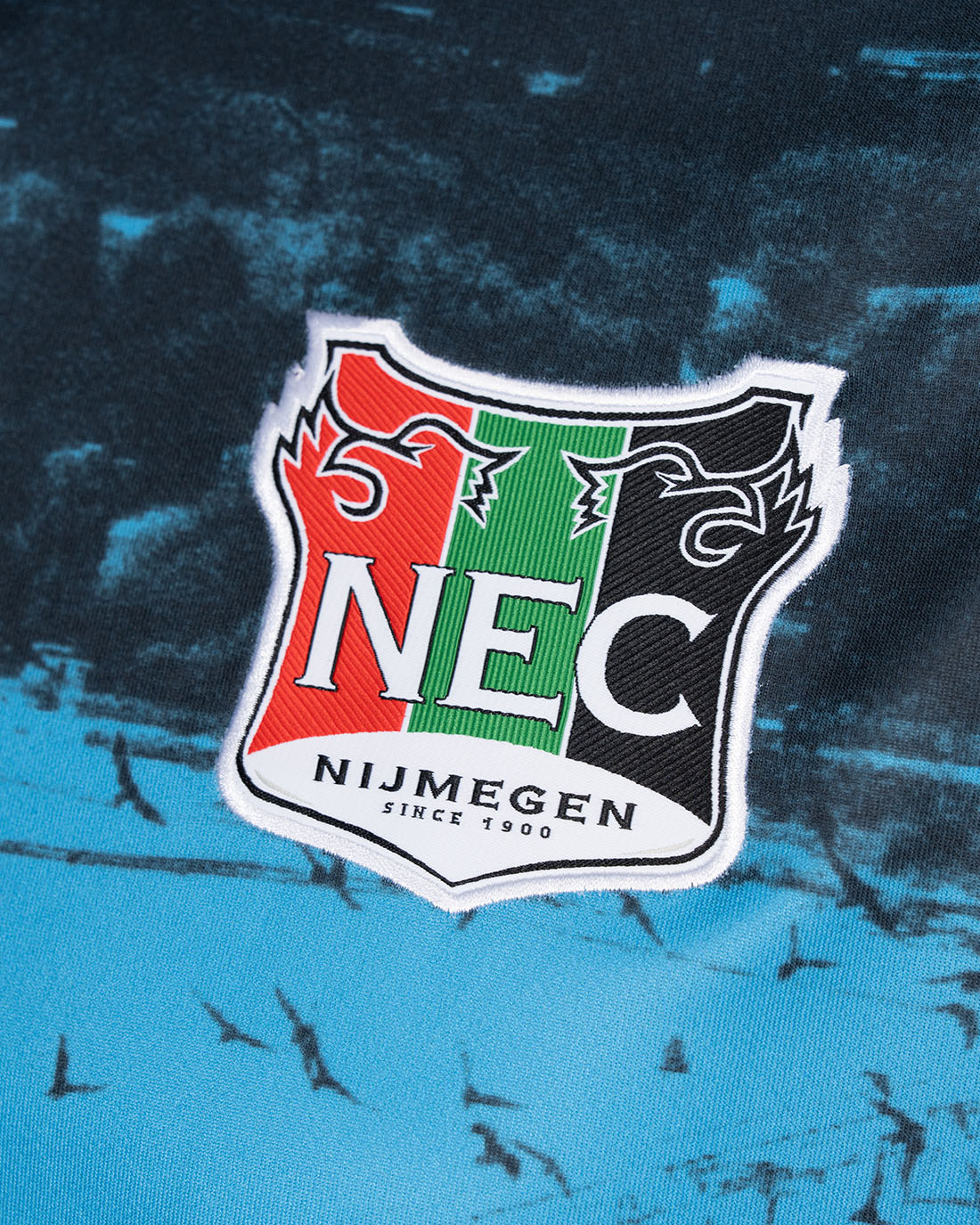 N.E.C. Keepersshirt blauw 26-27