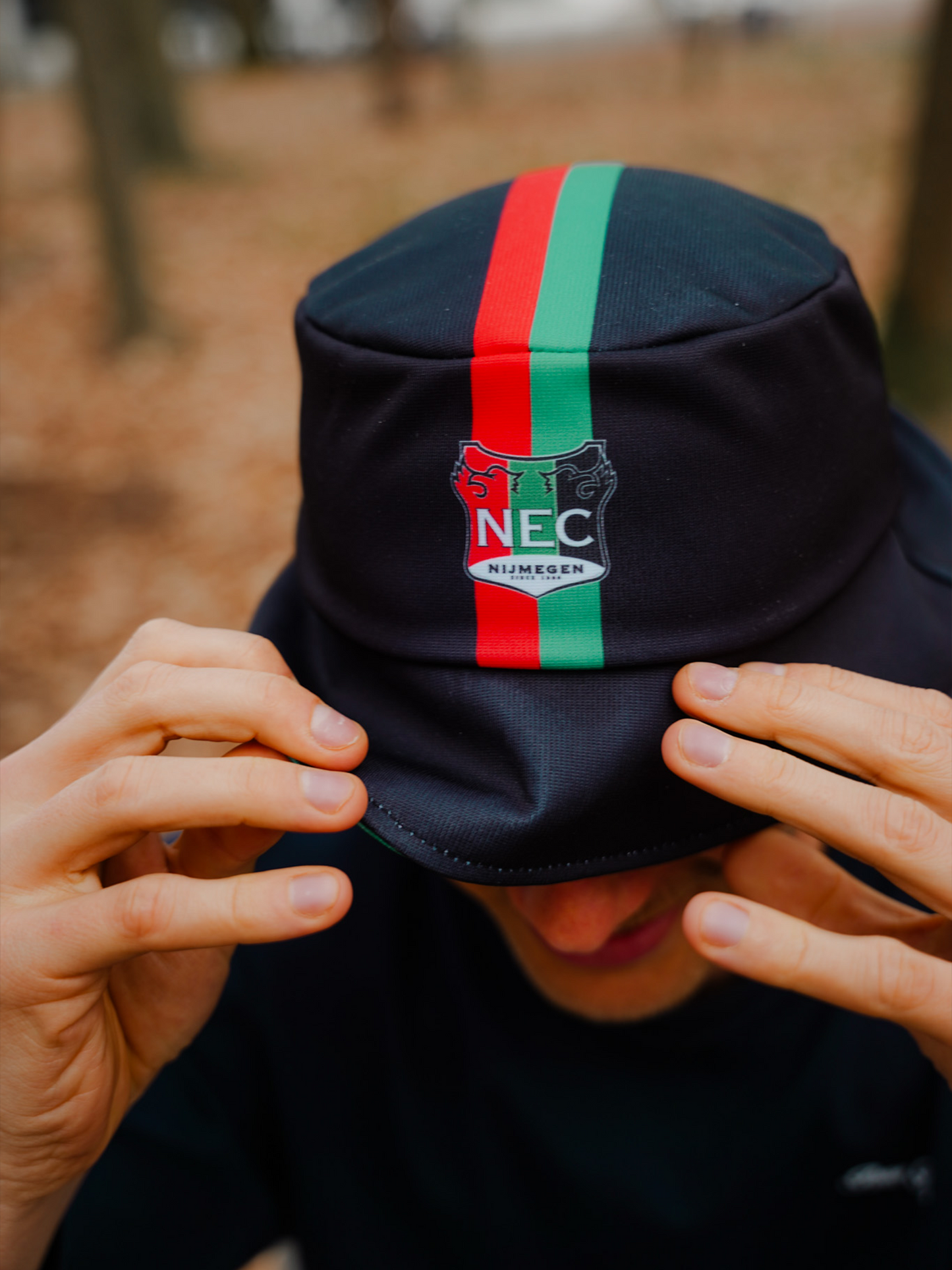 N.E.C. Bucket Hat – zwart
