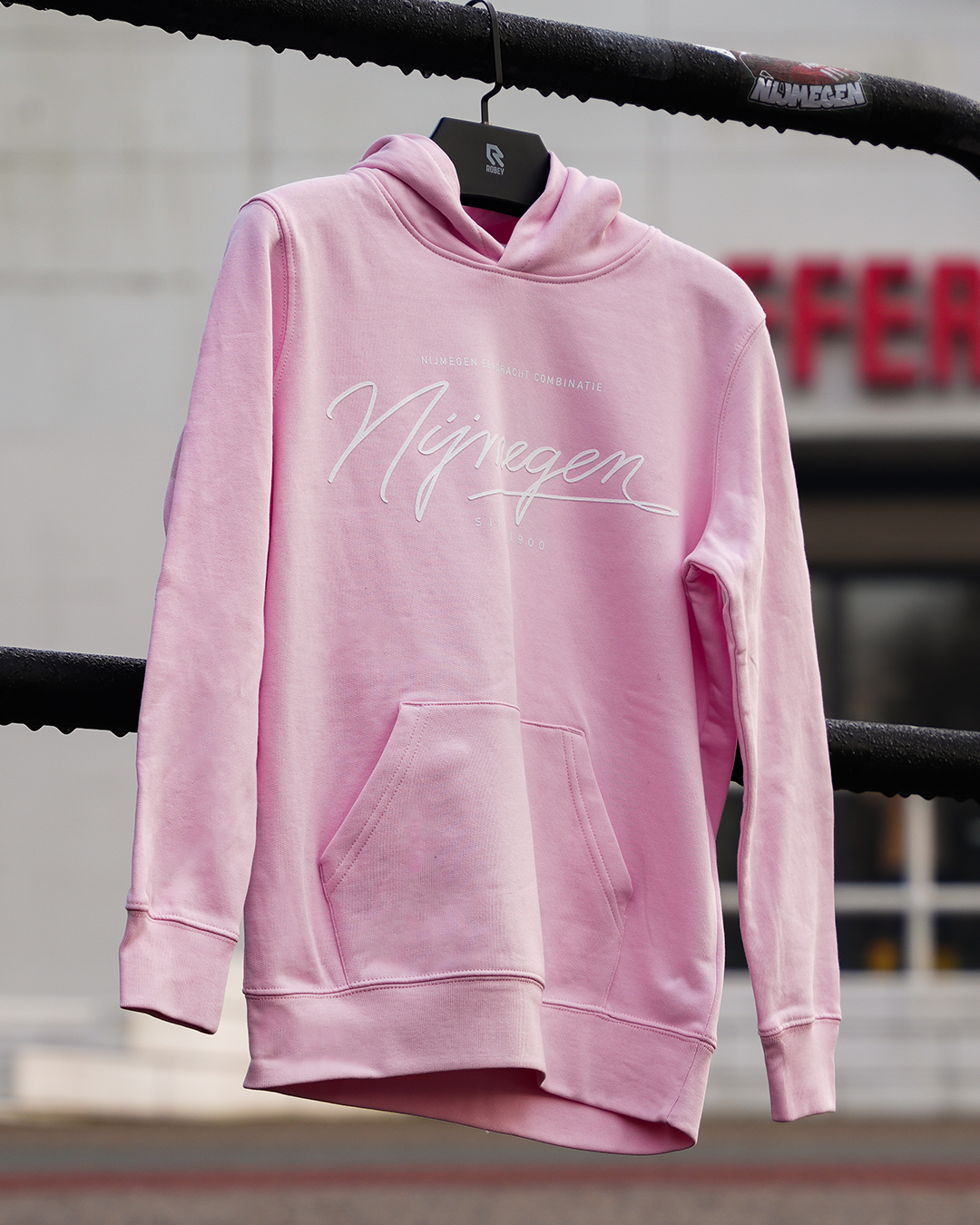 N.E.C. Nijmegen hoodie roze