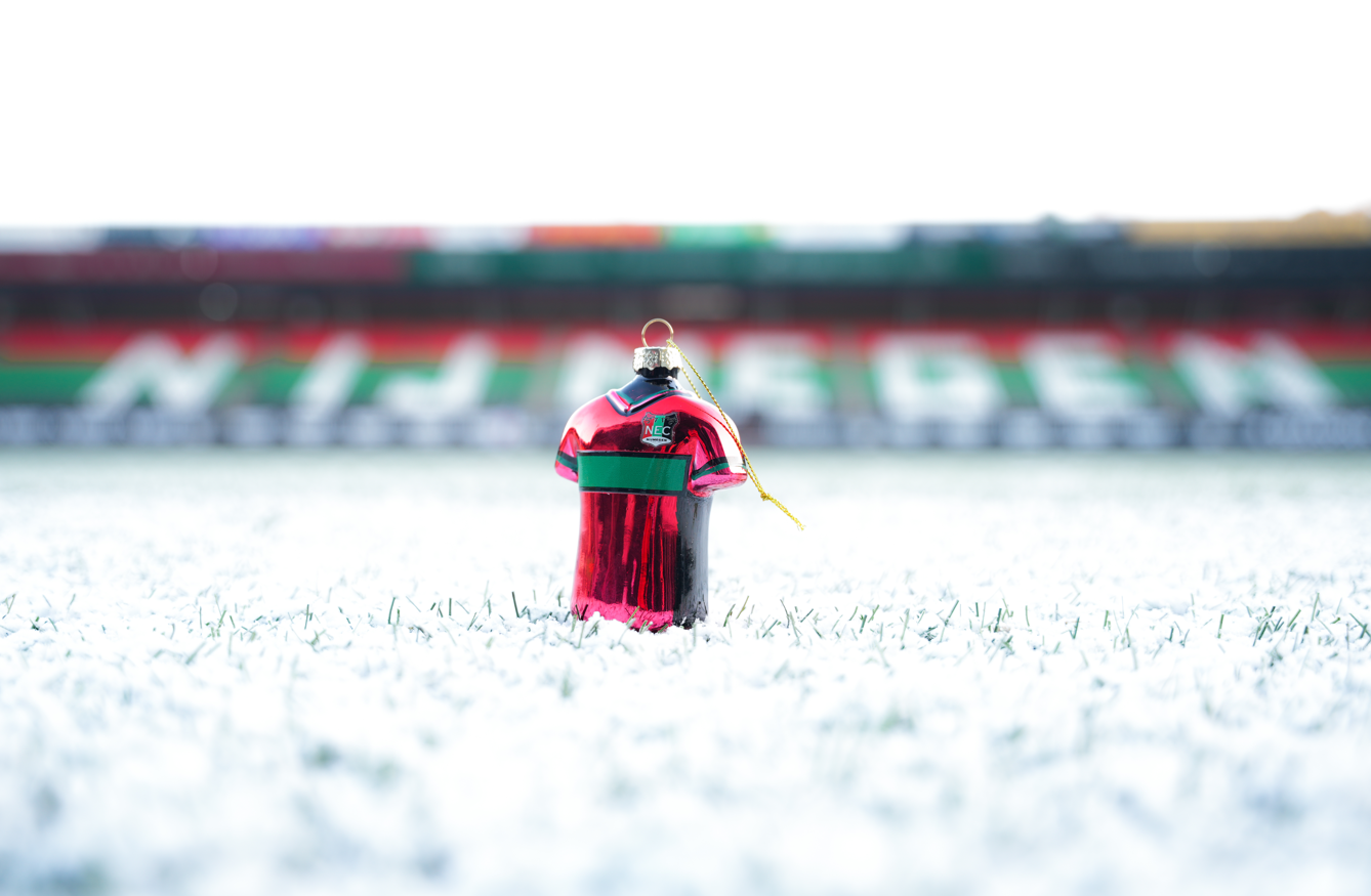 N.E.C. Kerstballen shirt (2 stuks)