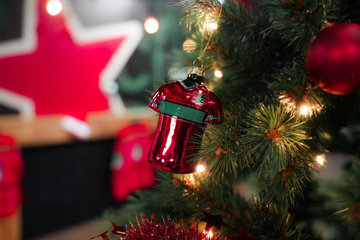 N.E.C. Kerstballen shirt (2 stuks)